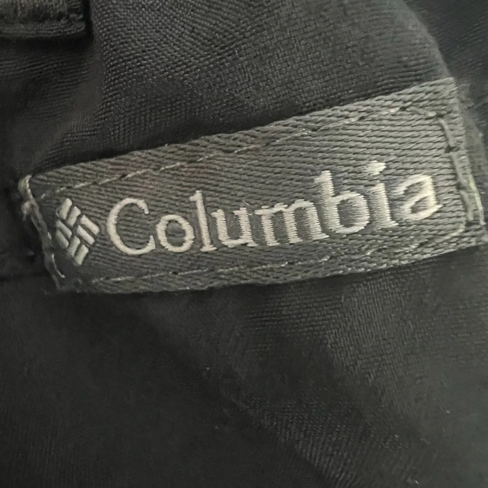 Columbia Cargo Black Shorts Size XL Women
